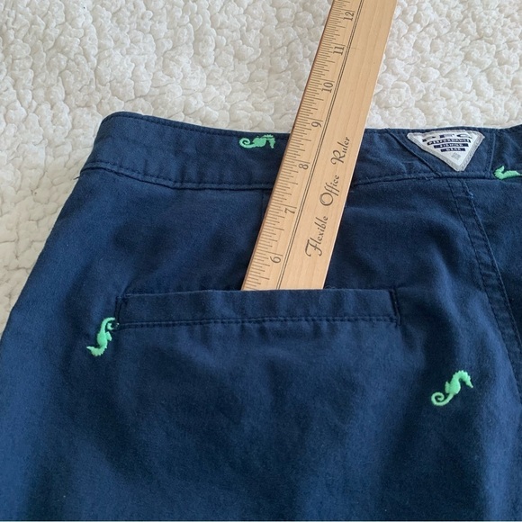 Columbia PFG Super Bonehead Shorts Womens 6 Blue Green Seahorse Print 6" inseam - Picture 6 of 11